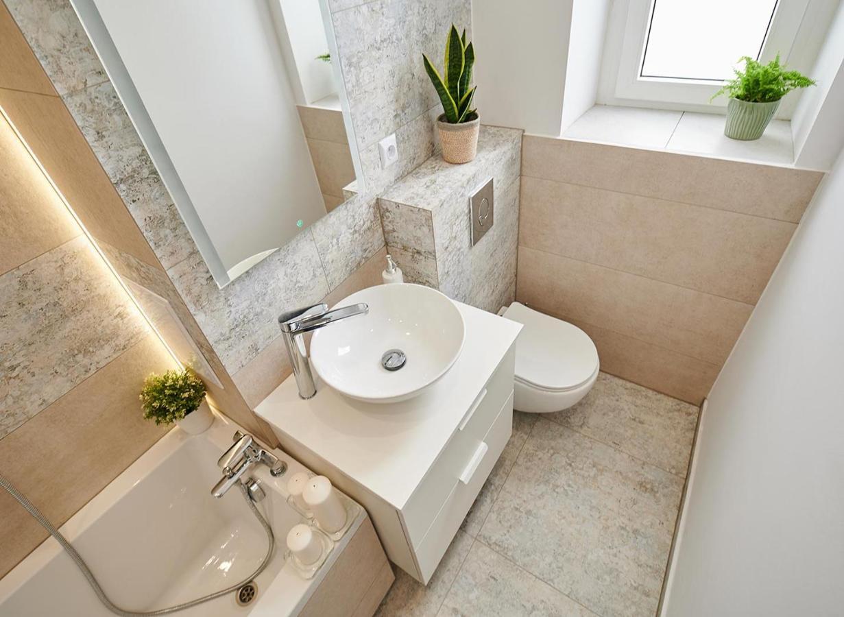 Apartament Pod Wierzba Olsztyn Srodmiescie Luaran gambar